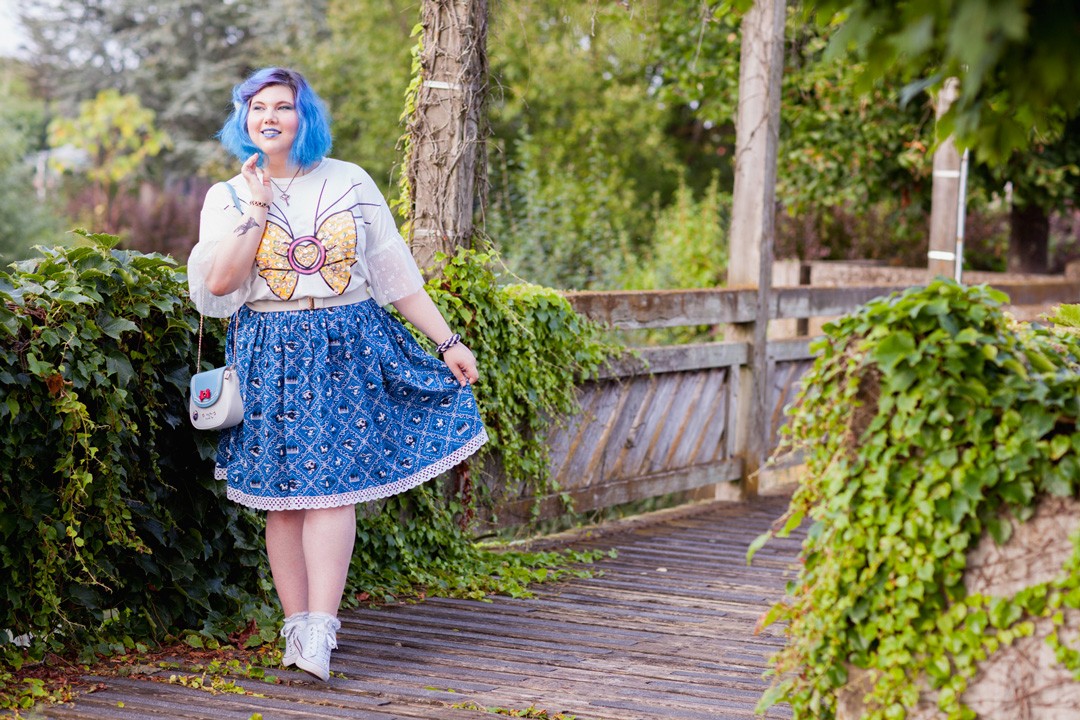 pop culture style, #popculturestyle, legende, bound, animée, japanimation, manga, sailor moon, club dorothé, série television, generation 80, génération 90, jupe, t-shirt, grande taille, curvy, ronde, ecole, back to school, personnage, bleu, mode grande taille, style positive, Ninaah Bulles, alternatif