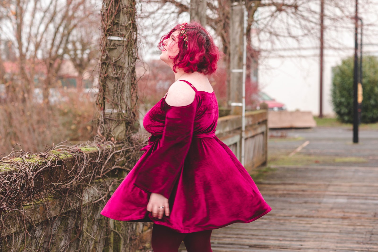 Ninaah Bulles, grande taille look, en 2019, entre blogeuse, shein, plussize, grande taille velours, burgundy, bordeau, rouge