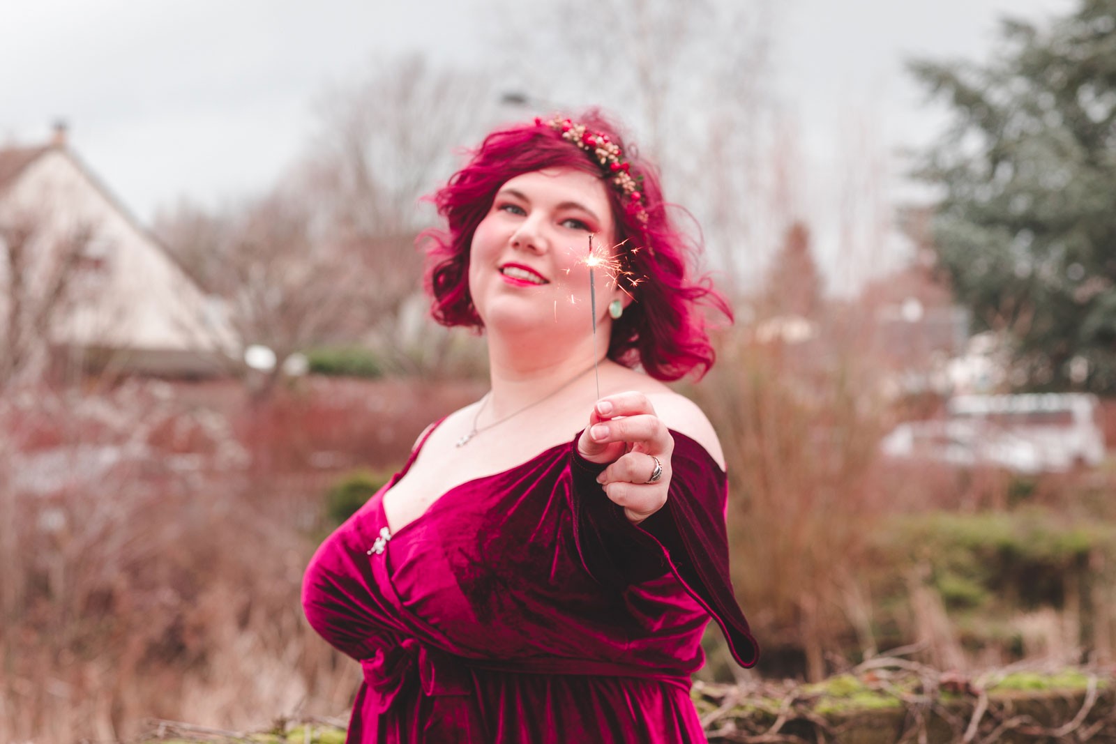 Ninaah Bulles, grande taille look, en 2019, entre blogeuse, shein, plussize, grande taille velours, burgundy, bordeau, rouge