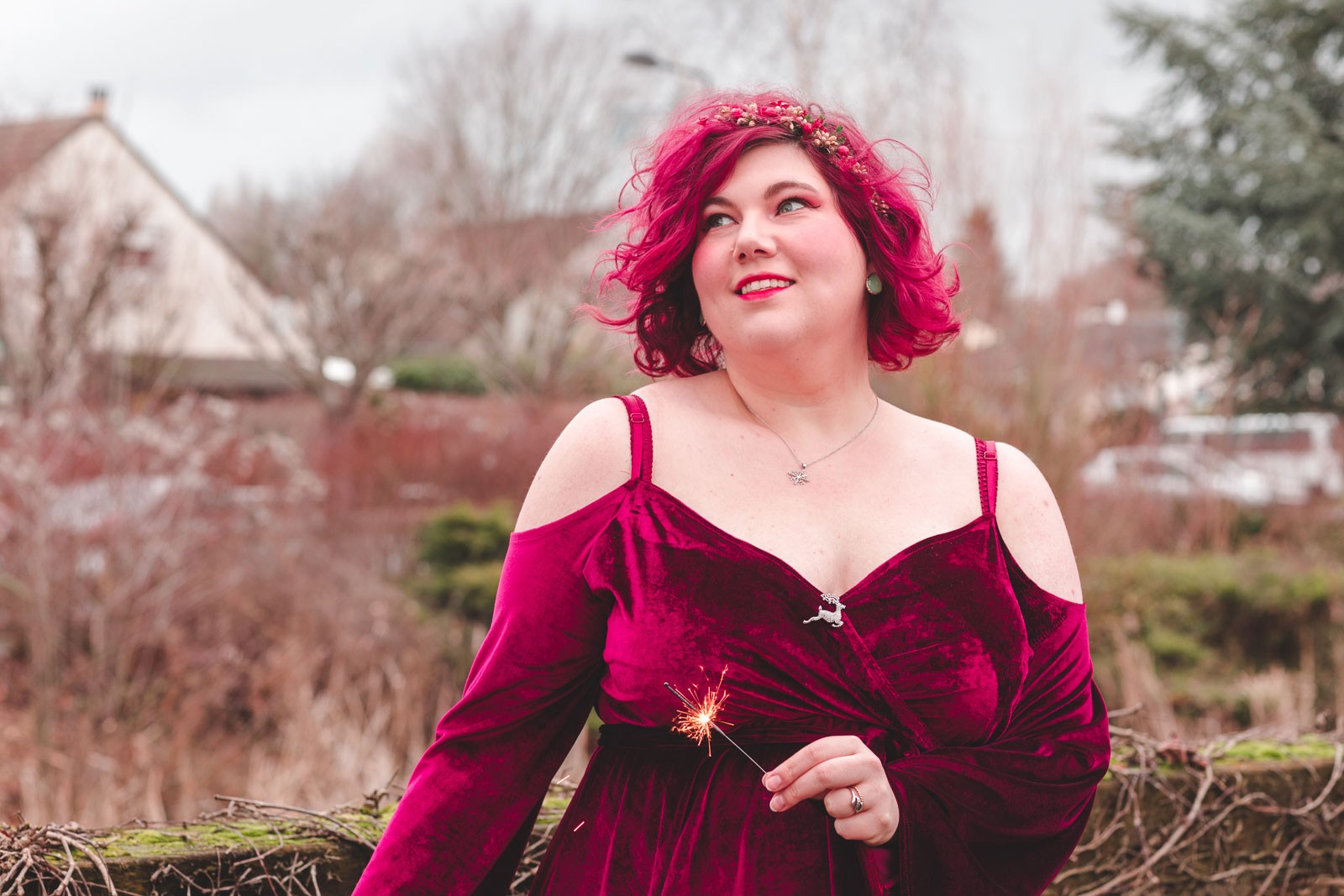 Ninaah Bulles, grande taille look, en 2019, entre blogeuse, shein, plussize, grande taille velours, burgundy, bordeau, rouge