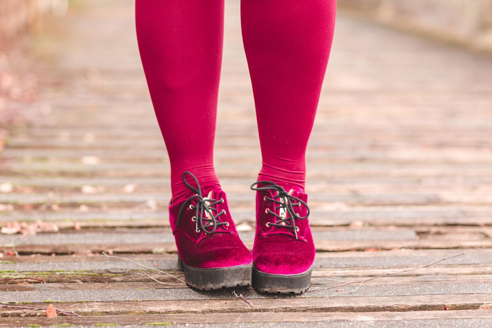 Ninaah Bulles, grande taille look, en 2019, entre blogeuse, shein, plussize, grande taille velours, burgundy, bordeau, rouge