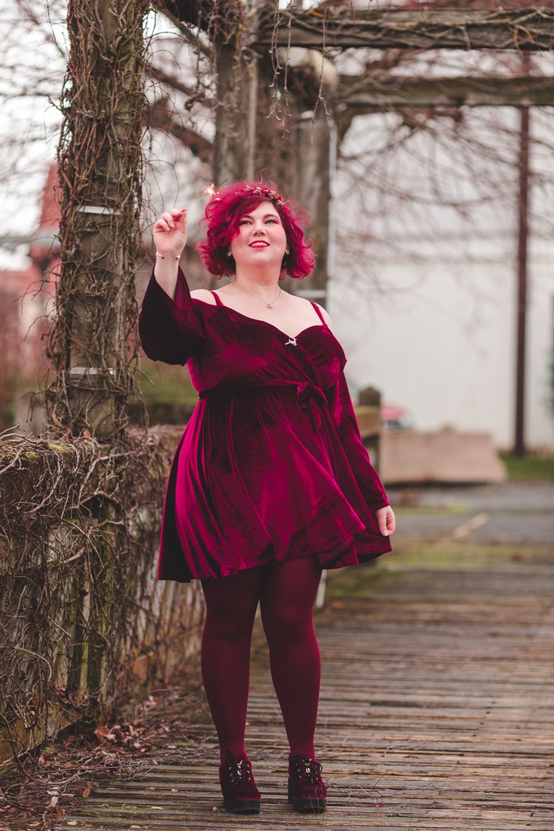 Ninaah Bulles, grande taille look, en 2019, entre blogeuse, shein, plussize, grande taille velours, burgundy, bordeau, rouge