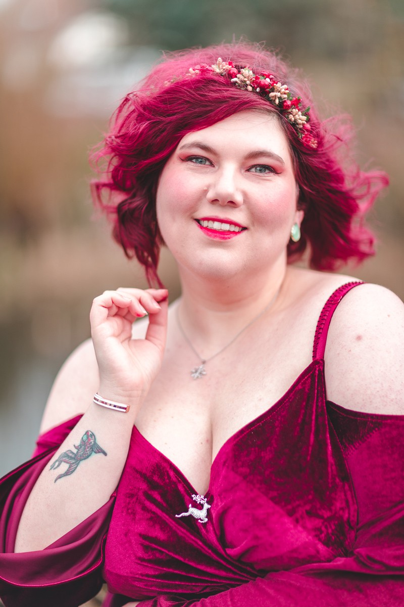 Ninaah Bulles, grande taille look, en 2019, entre blogeuse, shein, plussize, grande taille velours, burgundy, bordeau, rouge